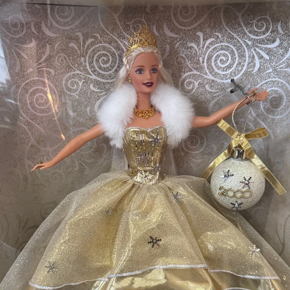Barbie shimmering gold